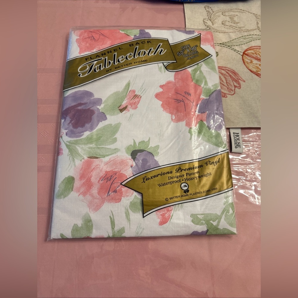 Vintage Better Home vinyl and flannel tablecloth 52 in x 90 in oblong floral